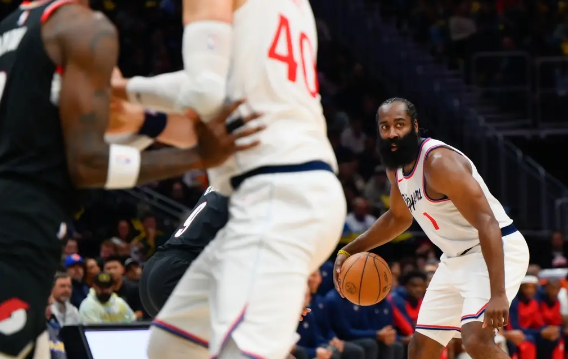 哈登14分凯-琼斯扣篮准绝杀 快船101-99险胜开拓者 哈登14分凯-琼斯扣篮准绝杀 快船101-99险胜开拓者