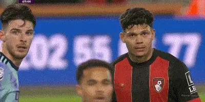 1729362895476174.gif 2.gif