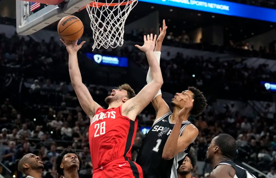 杰伦-格林36分 小史密斯17+8 文班14+20+5+4帽 火箭复仇马刺 杰伦-格林36分 小史密斯17+8 文班14+20+5+4帽 火箭复仇马刺