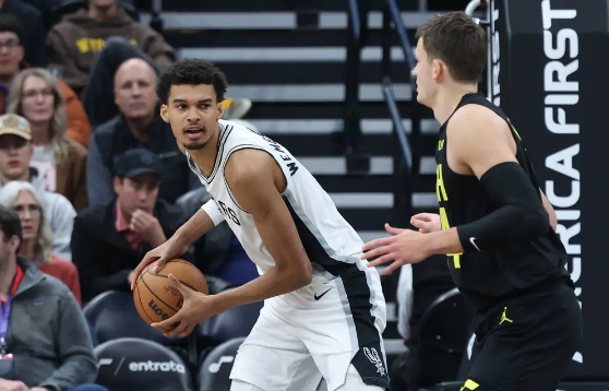 文班亚马25分9板7助5断5帽!保罗19+10 马刺送爵士5连败 文班亚马25分9板7助5断5帽!保罗19+10 马刺送爵士5连败