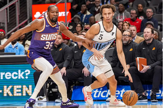 特雷-杨43+5 奥孔武22+21 KD布克合砍66分 老鹰复仇太阳 特雷-杨43+5 奥孔武22+21 KD布克合砍66分 老鹰复仇太阳