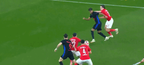 1737516133172509.gif 8.gif