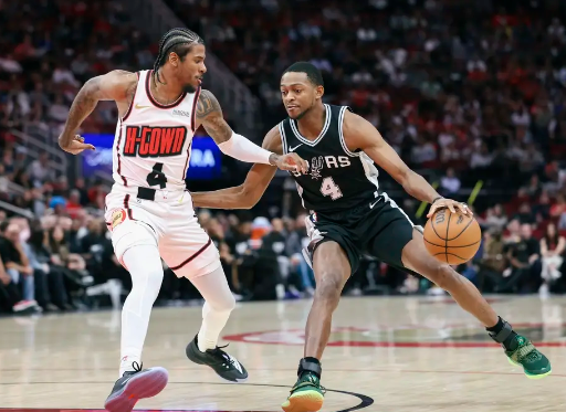 杰伦-格林21+7 阿门25+8+5 福克斯12中3 火箭击退马刺 杰伦-格林21+7 阿门25+8+5 福克斯12中3 火箭击退马刺