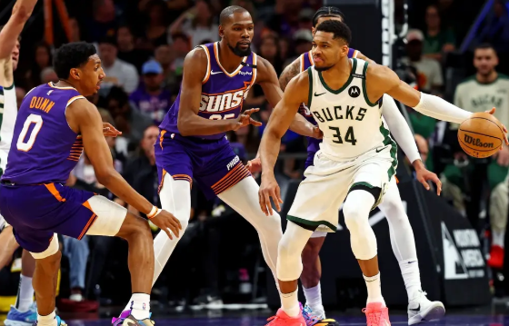 布克准绝杀 杜兰特38+8+5 字母哥31+10 太阳险胜雄鹿 布克准绝杀 杜兰特38+8+5 字母哥31+10 太阳险胜雄鹿