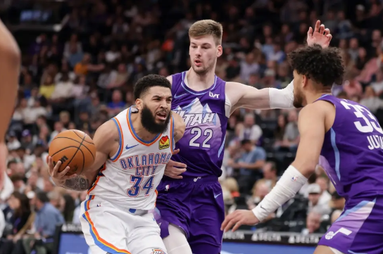 维金斯35+7 杰林威三双 米哈伊柳克27分 雷霆8人缺阵大胜爵士 维金斯35+7 杰林威三双 米哈伊柳克27分 雷霆8人缺阵大胜爵士